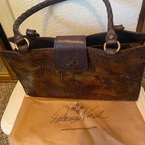 Patricia Nash Brown Floral Tooled Leather Shoulder Bag
Price Firm